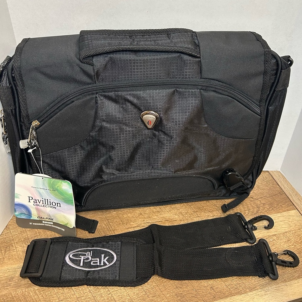 Pavilion Black Messenger Bag by Calpak 18” Laptop